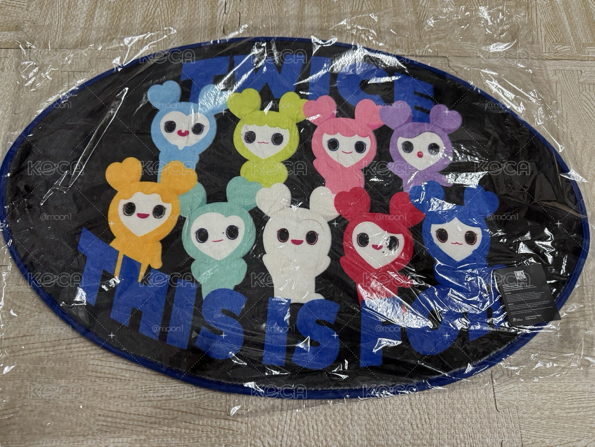 TWICE THIS IS FOR 六巡 快閃店 地毯