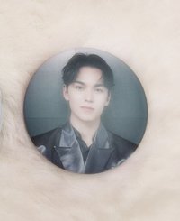 徽章本人