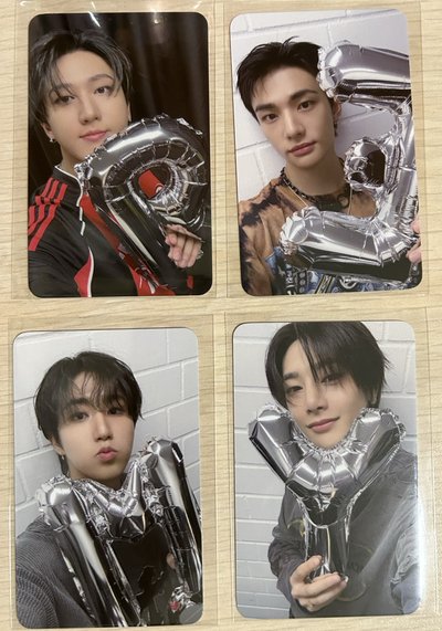 Stray Kids KARMA 特典卡