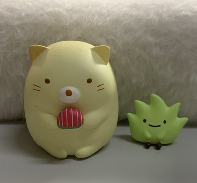 角落小夥伴壽司派對-貓咪+雜草（公仔底部或是背面都會有正版刻印）實體有點小重量