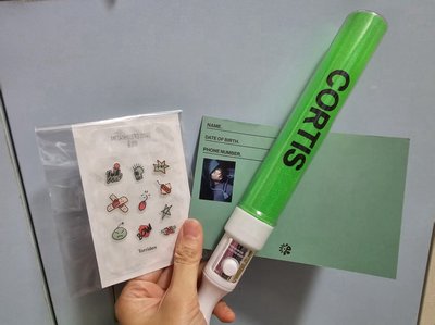 綠綠手燈+打歌板+痘痘貼