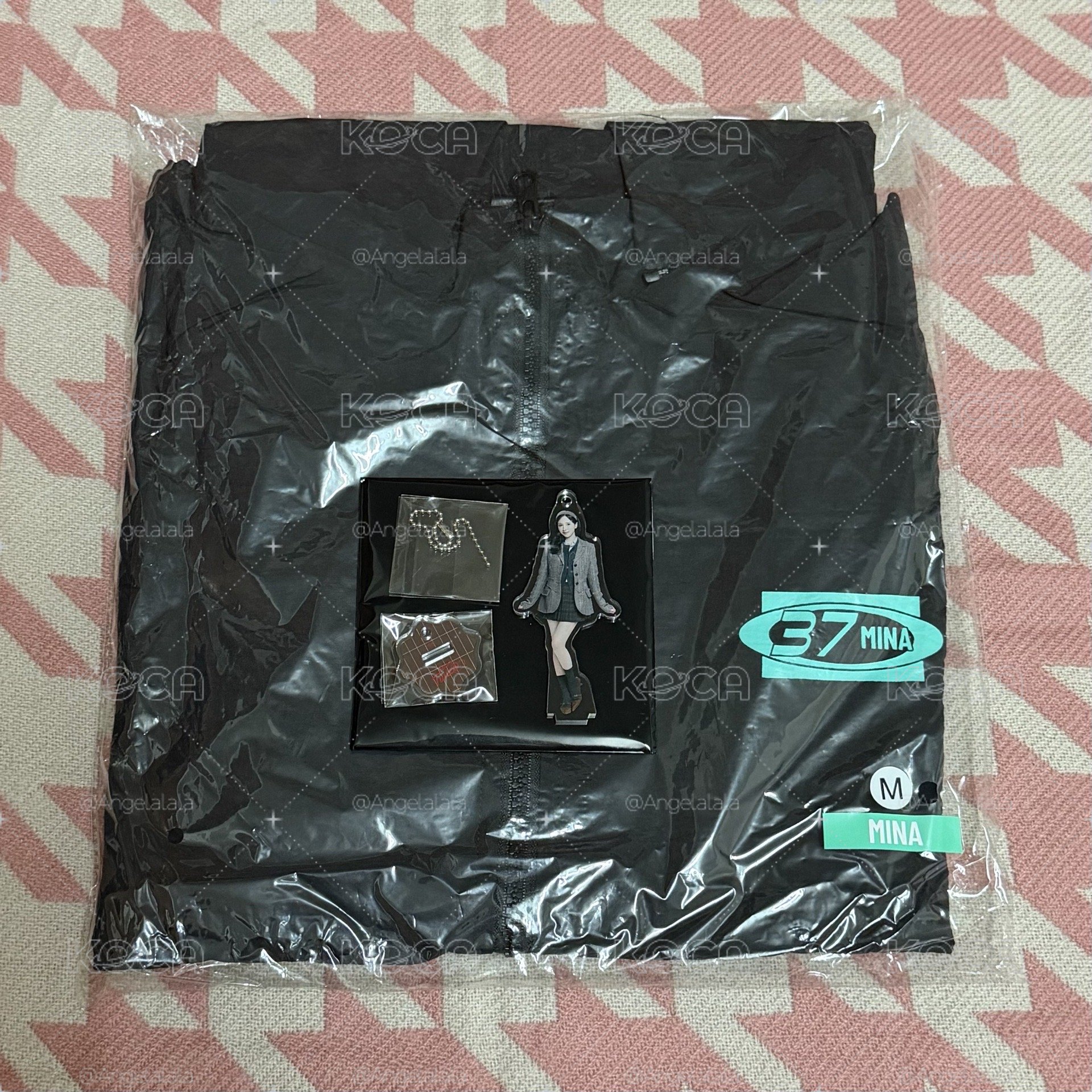 MINA外套M號、吊飾