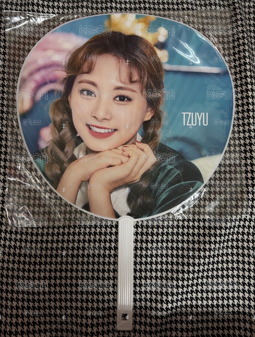 （全新有原袋 紙箱寄出 一日左右寄出）Twice 三週年日巡 周子瑜 大扇 扇子 演唱會