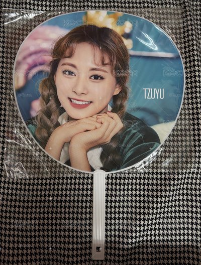 （全新有原袋，紙箱寄出）Twice 三週年日巡 周子瑜 大扇 扇子 演唱會