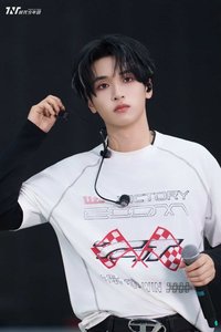 嚴浩翔款白色紀念衣全套（不含二補）