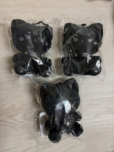 三巡坐姿黑娃