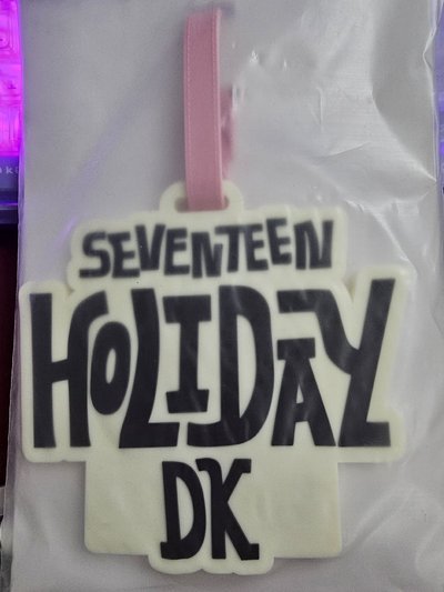SEVENTEEN HOLIDAY 行李吊牌