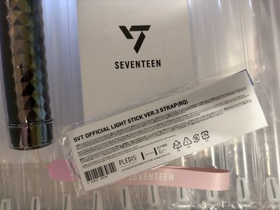 （現貨二手包含日本限定特典粉色手繩 一日左右寄出）seventeen 三代 手燈 克拉棒 應援棒