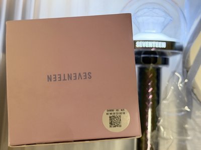 （現貨二手包含日本限定特典粉色手繩 一日左右寄出）seventeen 三代 手燈 克拉棒 應援棒