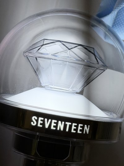 （現貨二手包含日本限定特典粉色手繩 一日左右寄出）seventeen 三代 手燈 克拉棒 應援棒