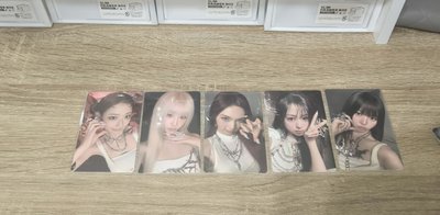 춤 (CHOOM) Crimson Ver. 專輯卡 