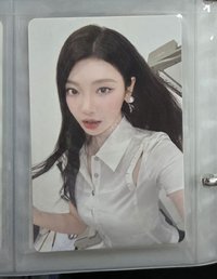 拿球棍白衣寧