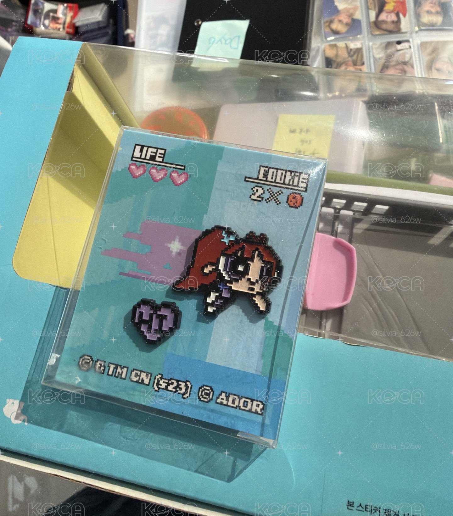 New Jeans小女警 別針襟章HYEIN （全新未拆 但盒子有年代痕跡）