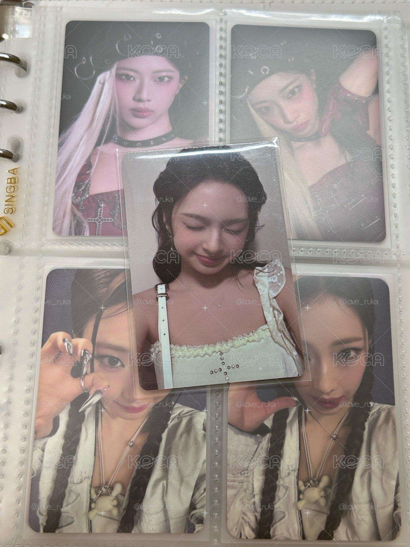 閉眼睡覺的小柒小卡
