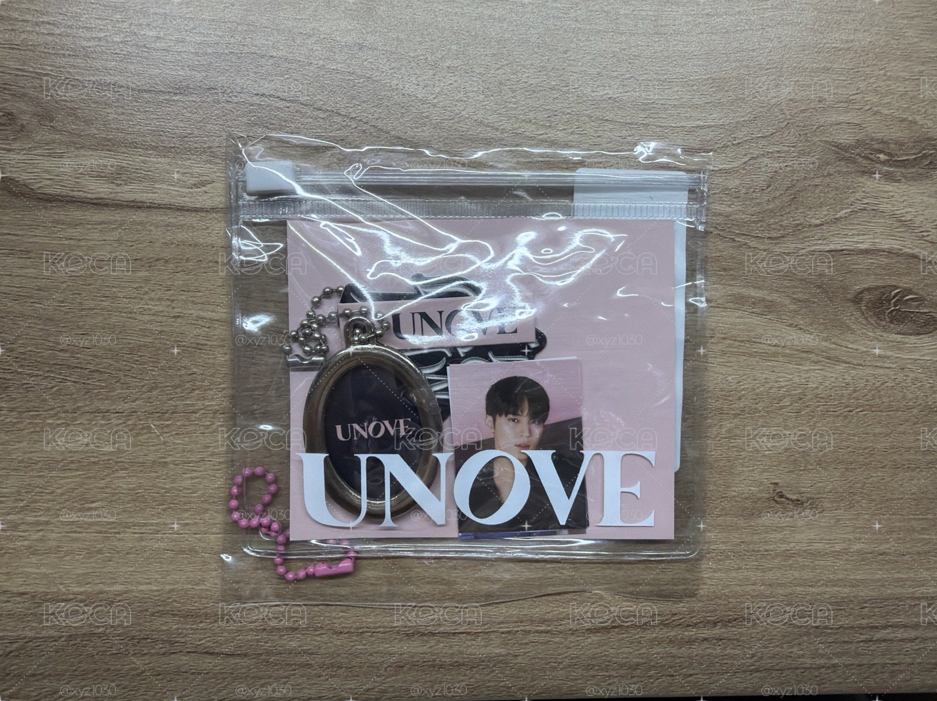 unove奎代言證件照