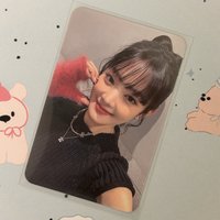 小貓臉頰比心