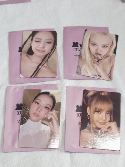 Tamagotchia滿額卡、jennie黑衣娃