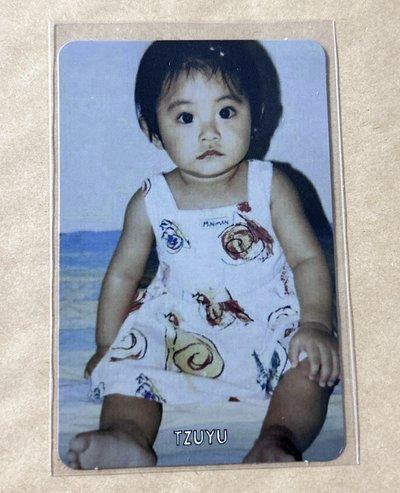 TWICE 出道專初版金標 The story begins