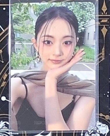 黑衣捧臉