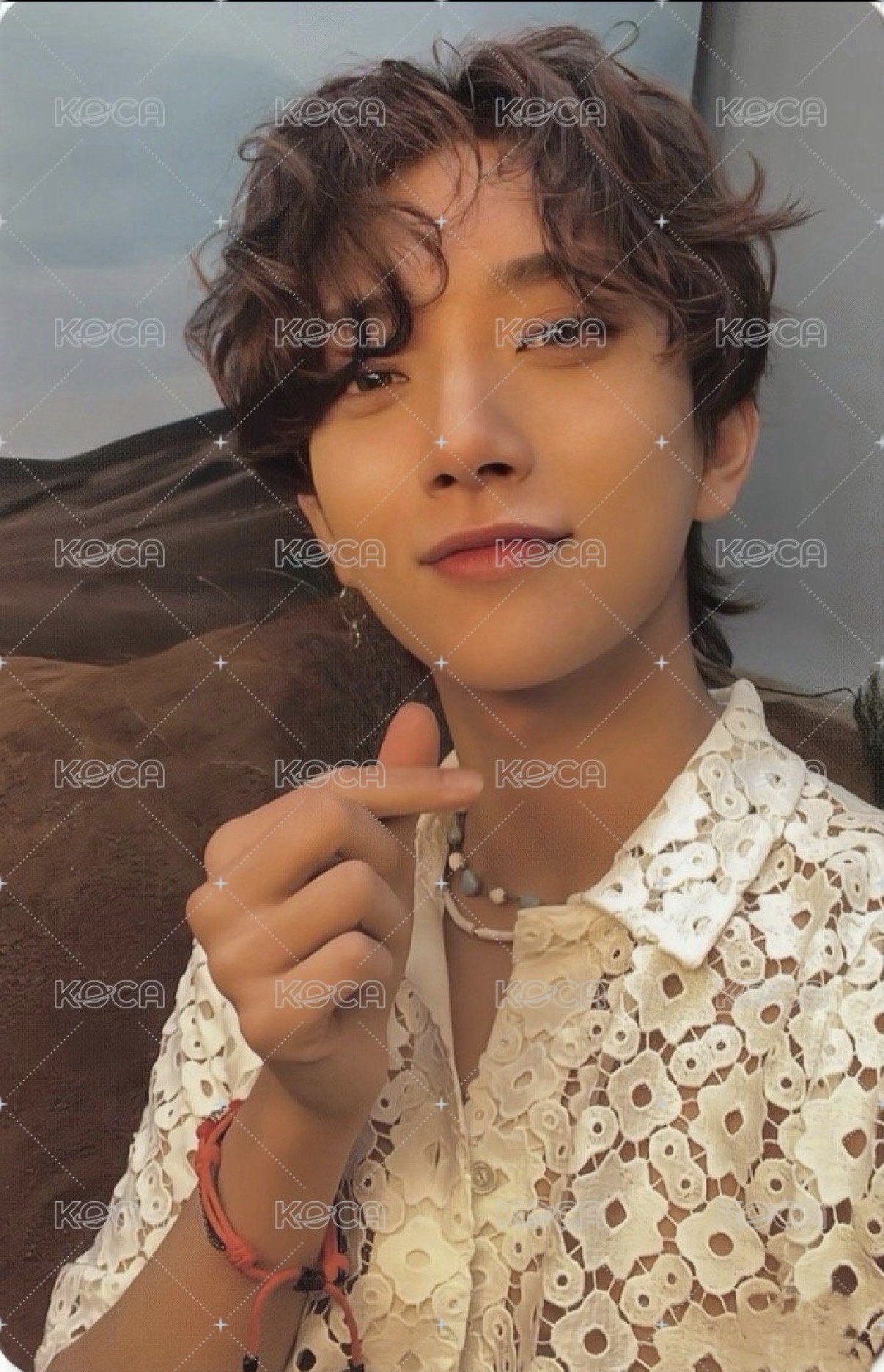 洪知秀對你比心