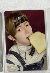 咬吐司🍞