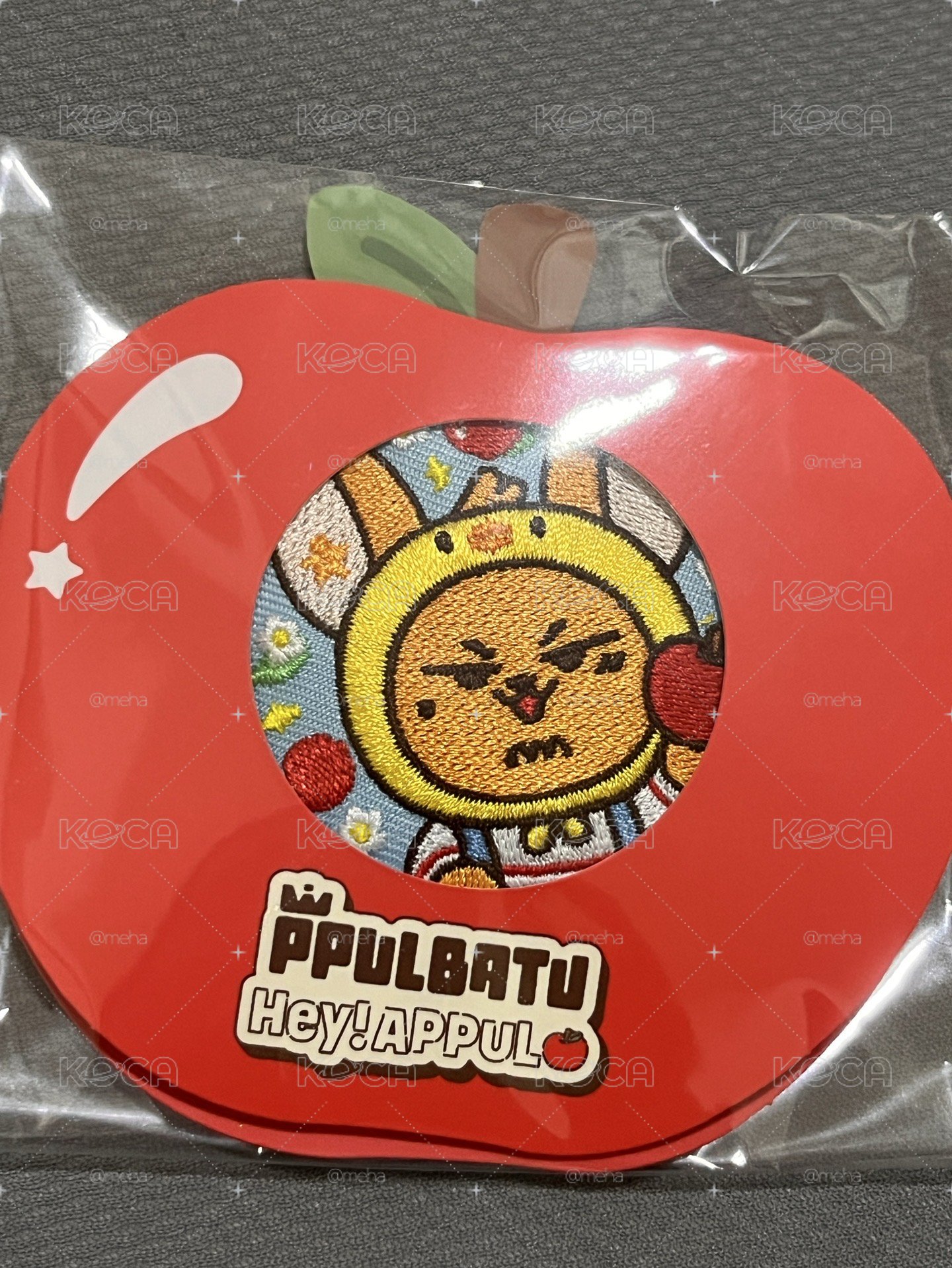 黃春蘋果徽章現貨