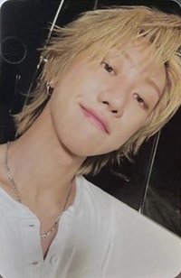 ‘V8’ COMPACT ver. 專輯卡 