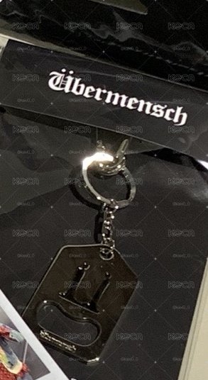 G-DRAGON 2025 WORLD TOUR [Übermensch] OFFICIAL MD 世巡周邊 金屬鑰匙圈
