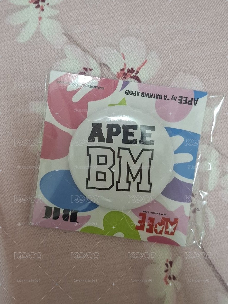 APEE x BABYMONSTER 聯名黑白徽章.