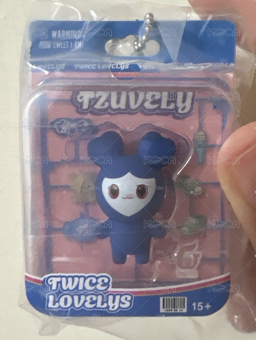 tzuvely泡殼萬代扭蛋吊飾 周子瑜