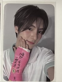 br簽售（右上）