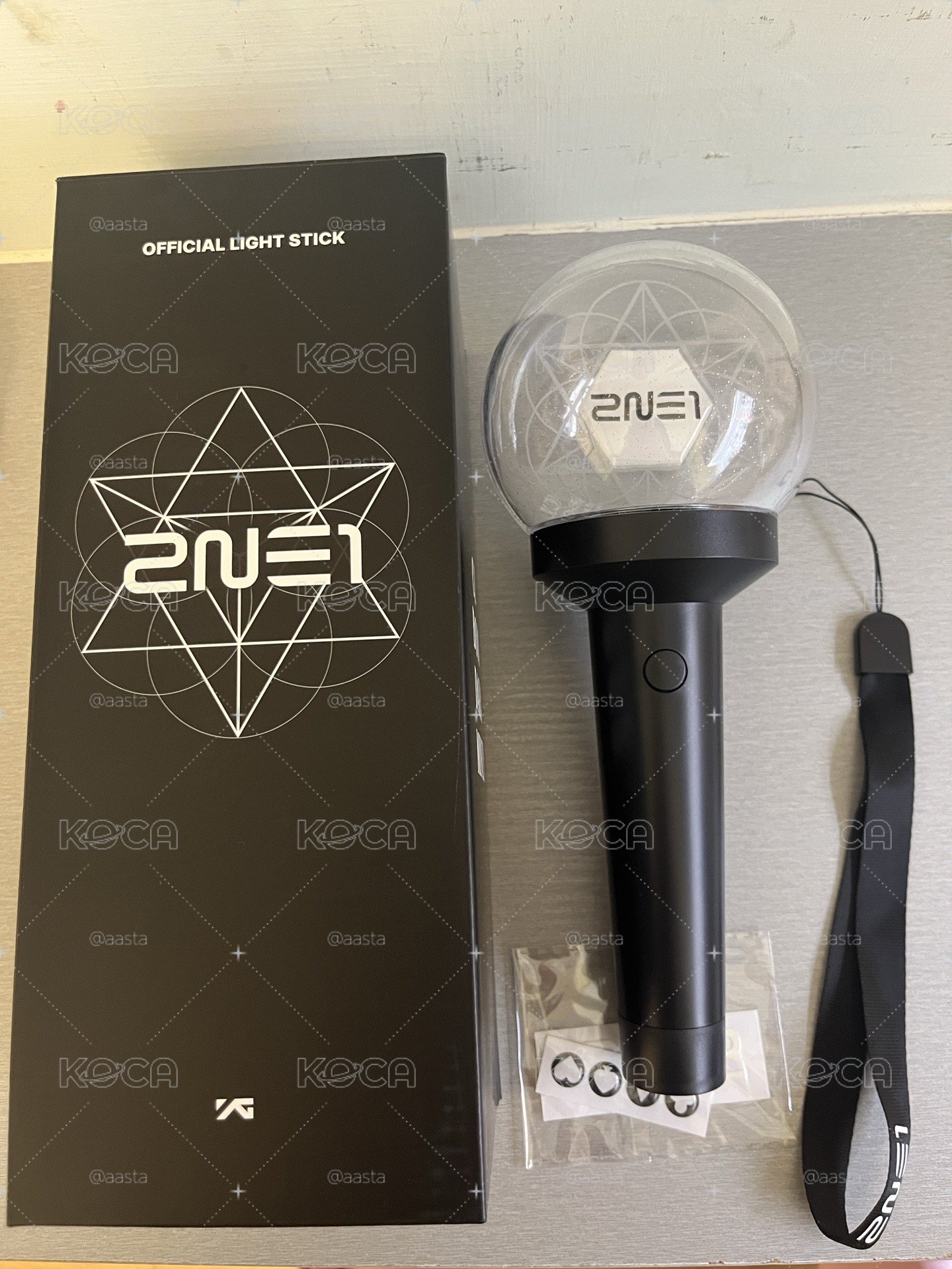 2NE1 黑色手燈