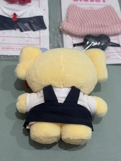 IVE Rei Line Friends中娃無盒 附1套身上娃衣及3件全新未拆娃衣