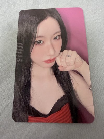 10元起標 彩領貌美星光卡