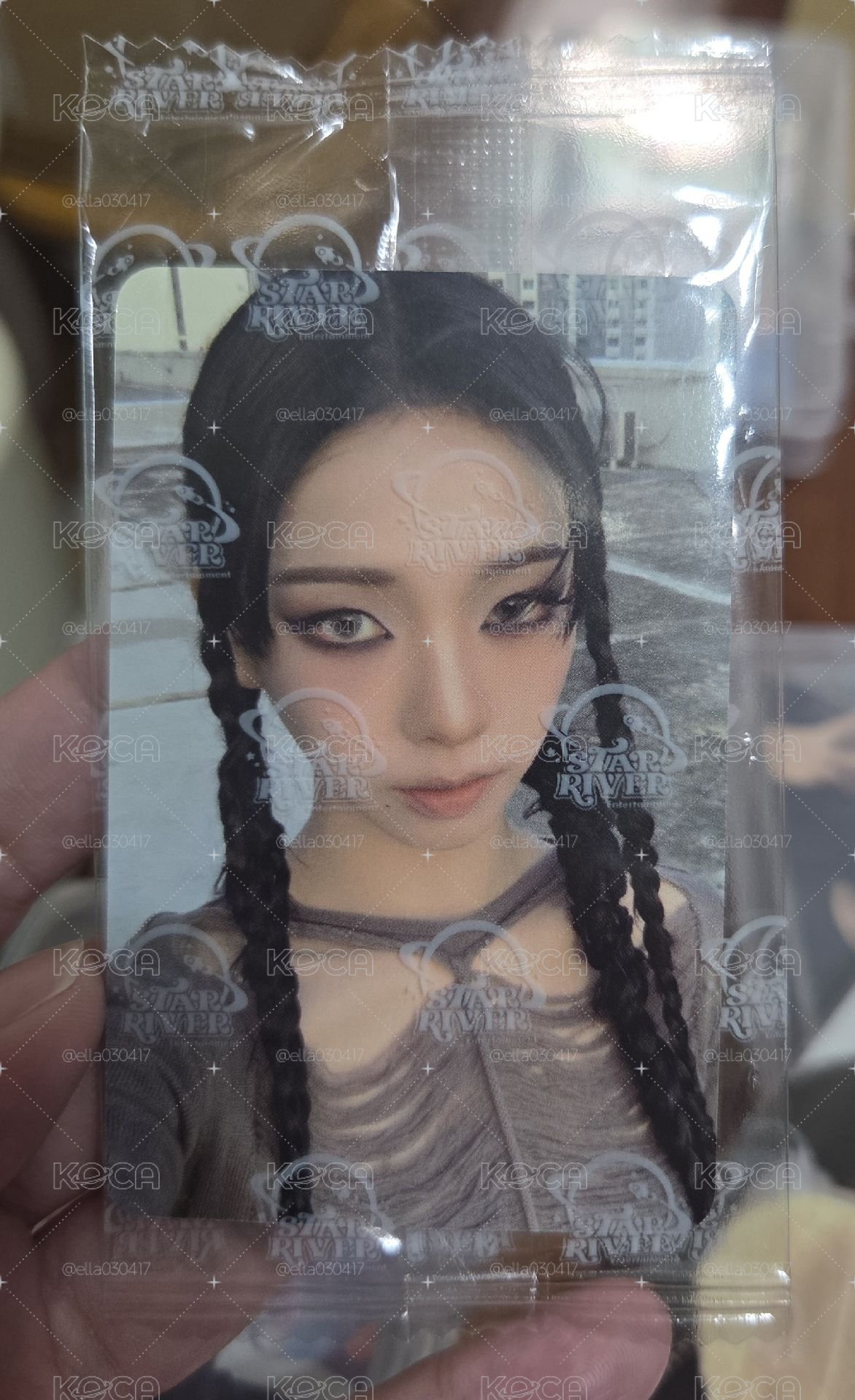 KARINA sr特典1️⃣ 中文卡背