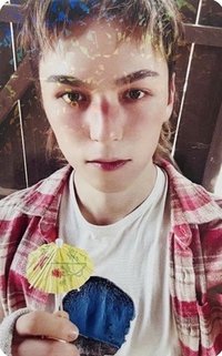 ‘V8’ 日咖 COMPACT ver. 特典卡 