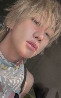 ‘V8’ 環球 PB 特典卡 