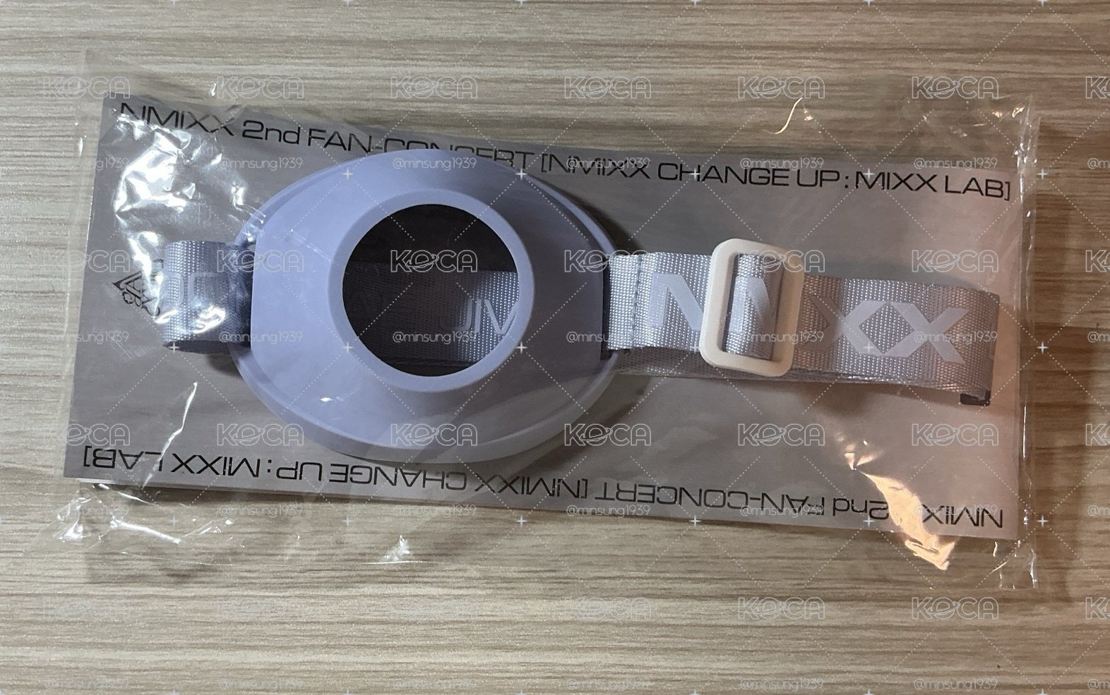 NMIXX手燈背帶