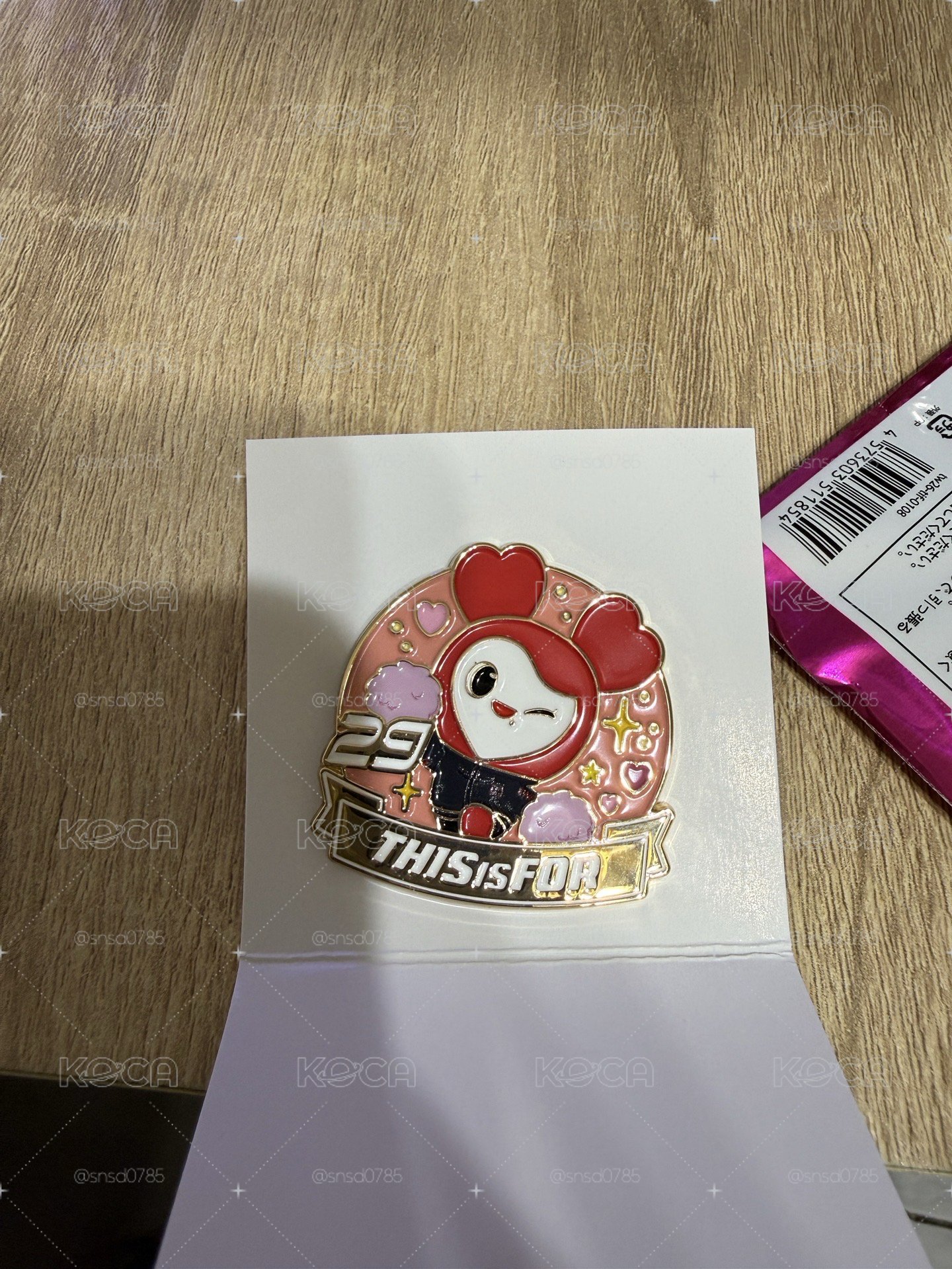 現貨TWICE 六巡 新國立 彩瑛 徽章 