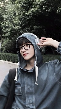 Yi