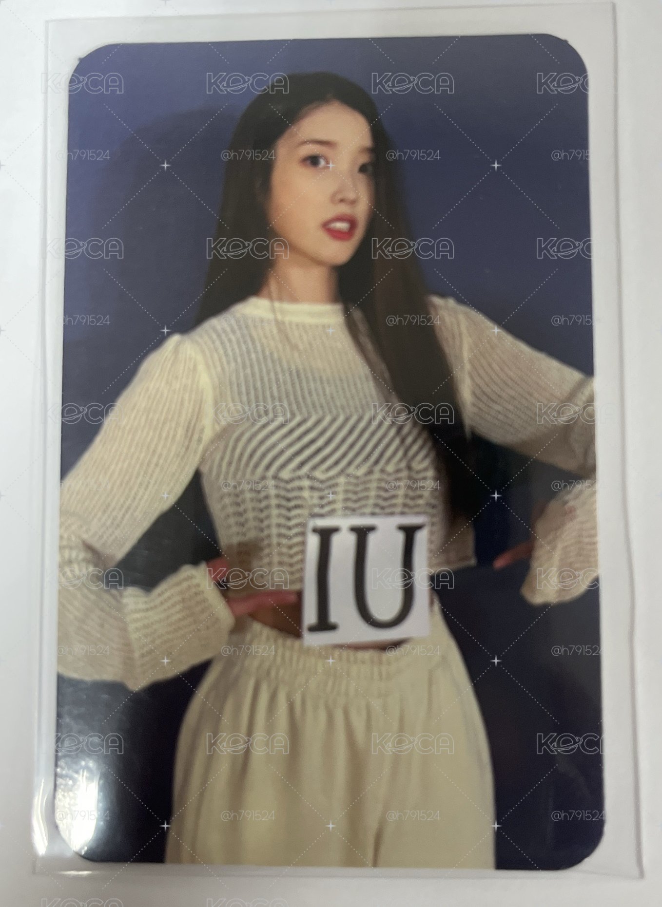 IU 李知恩 小卡 一張