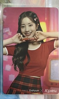 TWICE X Apieu 代言卡 