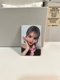 紫髮托臉
