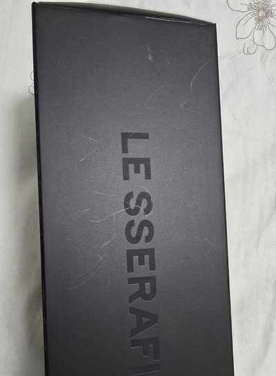 二手 LE SSERAFIM 手燈