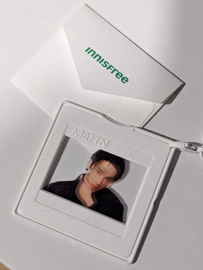 Innisfree 金珉奎 底片吊飾