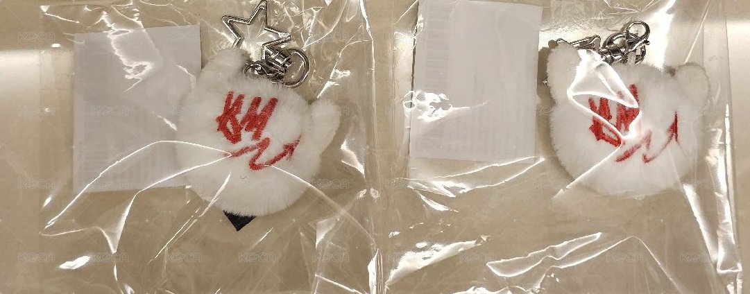 白色毛球吊飾無小卡