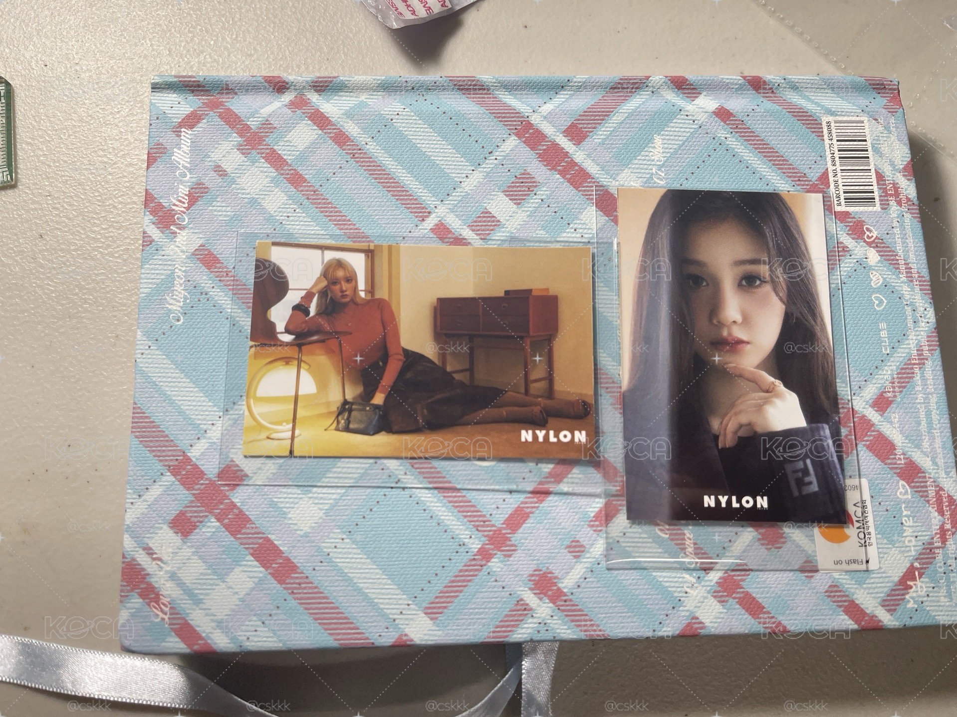 雜誌卡藍塔塔背面是賢