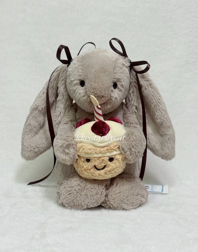 31cm 蛋糕邦尼兔
