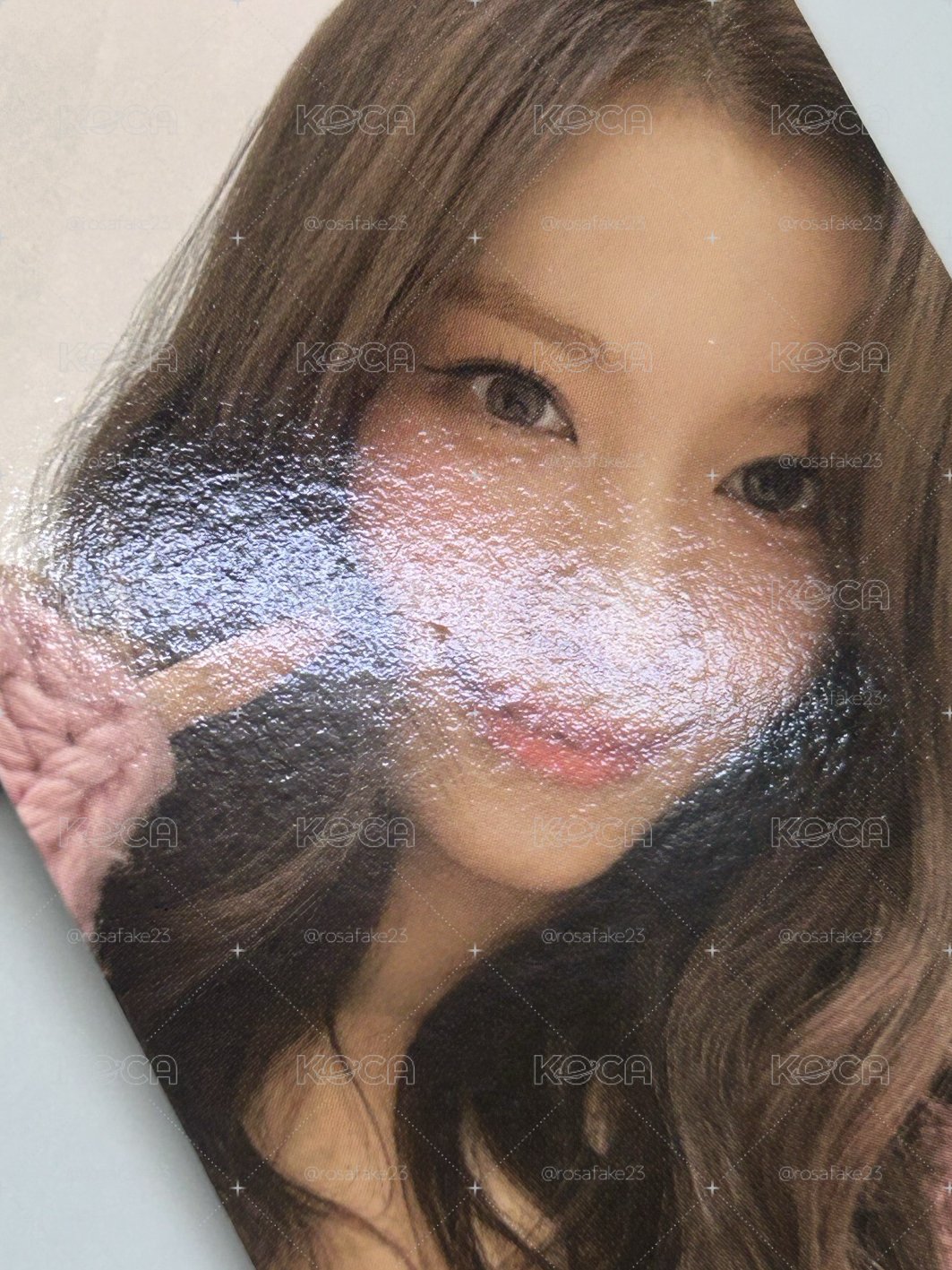 TWICE 粉毛衣戳臉紗 