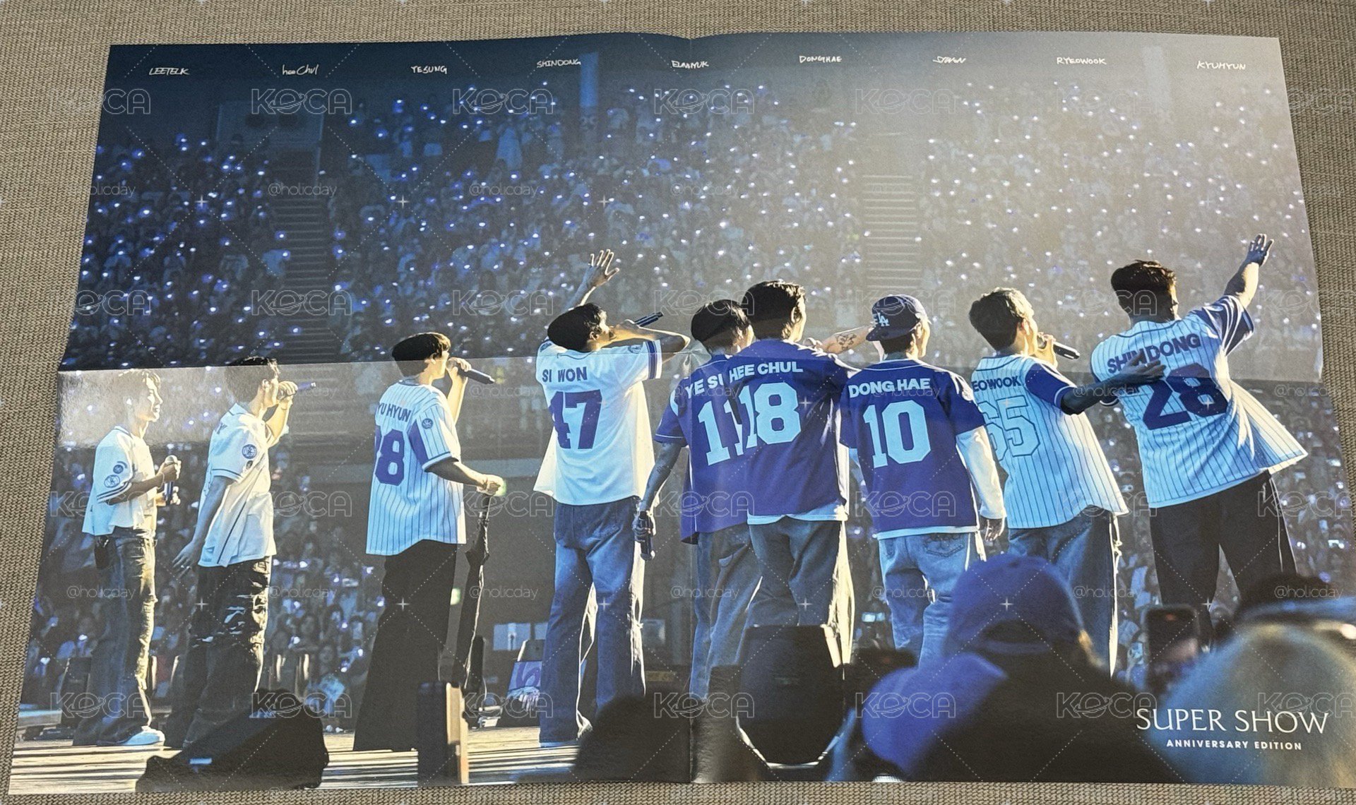 Super Show Anniversary Edition（曲目表海報+背影折疊海報）